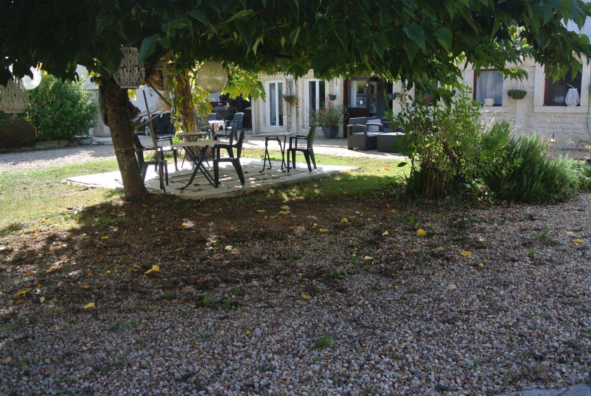 Hotel Karina Jarnac Luaran gambar